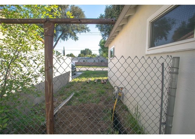 496 W 48th, San Bernardino, CA 92407