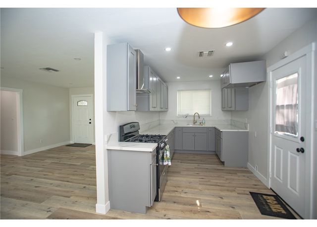 496 W 48th, San Bernardino, CA 92407