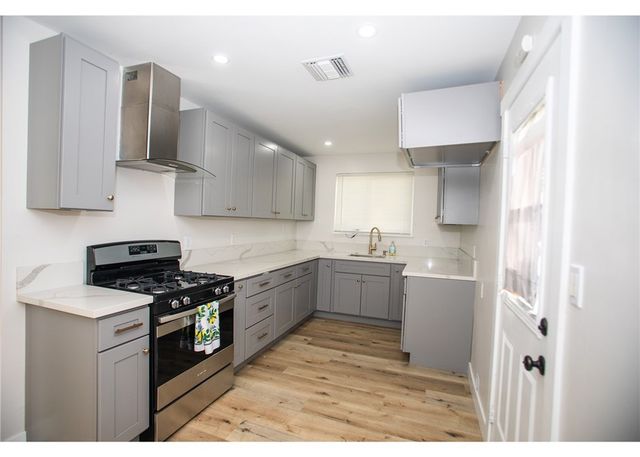 496 W 48th, San Bernardino, CA 92407