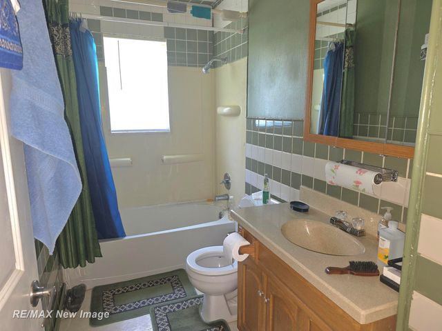 1422 Chatham Drive, Saginaw, MI 48601