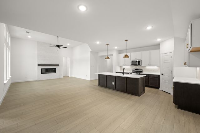 1023 Rylan Street, Midlothian, TX 76065