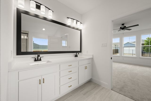 1023 Rylan Street, Midlothian, TX 76065