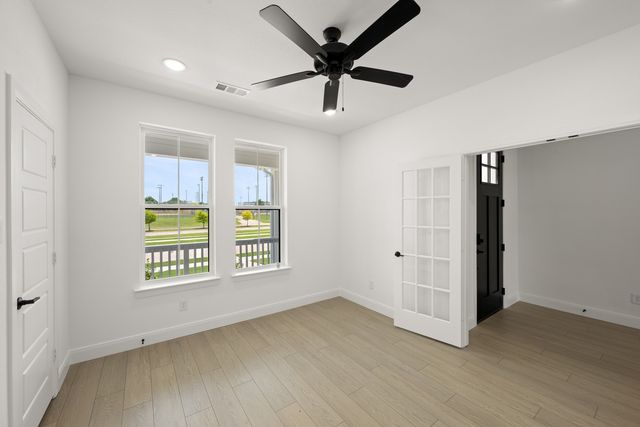 1023 Rylan Street, Midlothian, TX 76065