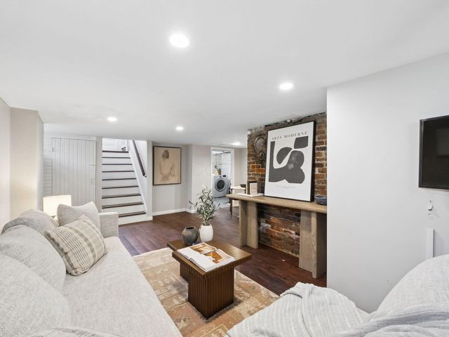 1652 Andover Road, Columbus, OH 43212