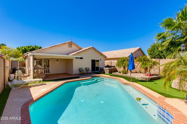 3612 W QUESTA Drive, Glendale, AZ 85310