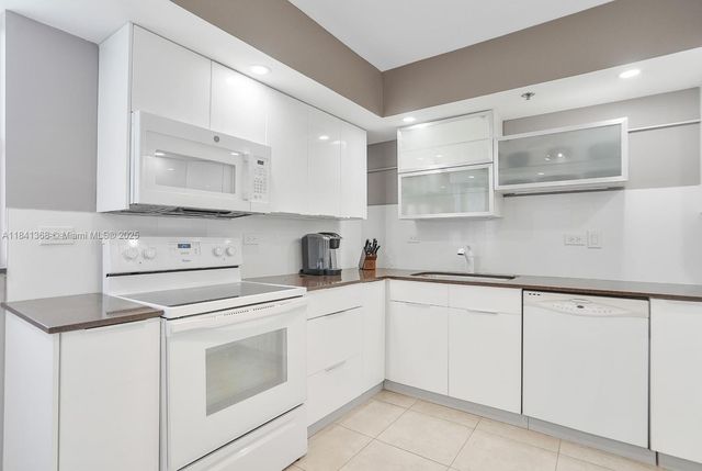 7200 Radice Ct 701, Lauderhill, FL 33319