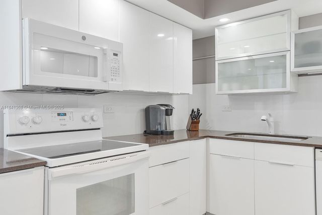 7200 Radice Ct 701, Lauderhill, FL 33319
