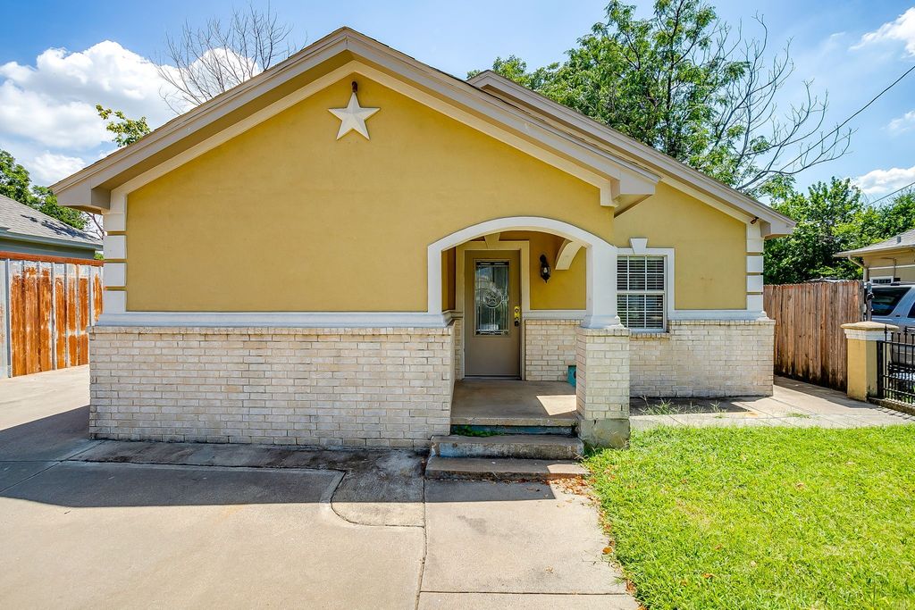 3732 E 1st Street, Fort Worth, TX 76111