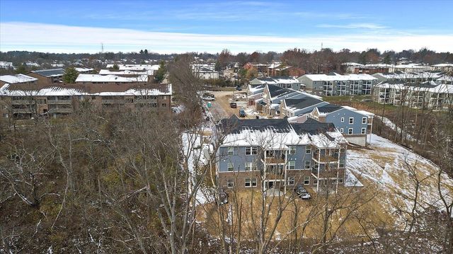 516 Foxhill Drive, 14-305, Crescent Springs, KY 41017