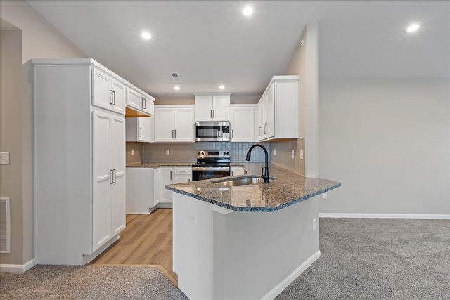 516 Foxhill Drive, 14-305, Crescent Springs, KY 41017