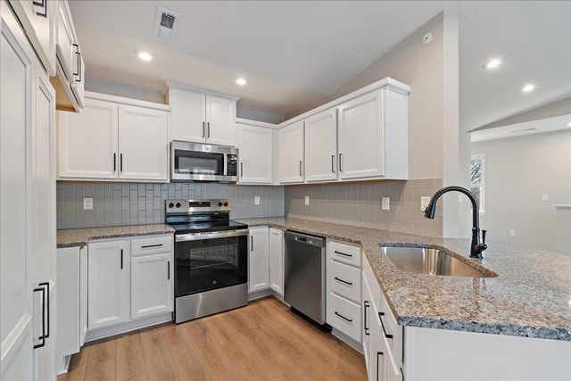 516 Foxhill Drive, 14-305, Crescent Springs, KY 41017