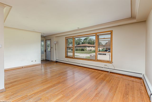 4533 W 99th Place, Oak Lawn, IL 60453