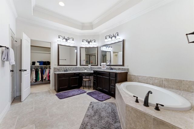 27 Daffodil Meadow Place, Tomball, TX 77375