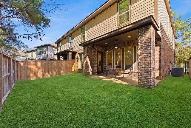 27 Daffodil Meadow Place, Tomball, TX 77375