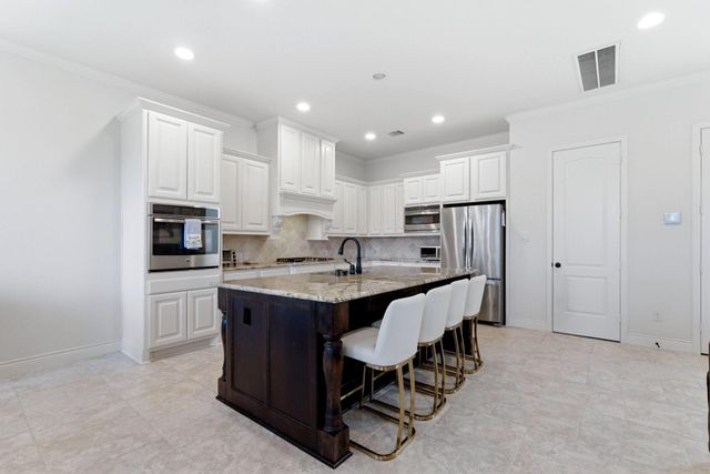 27 Daffodil Meadow Place, Tomball, TX 77375