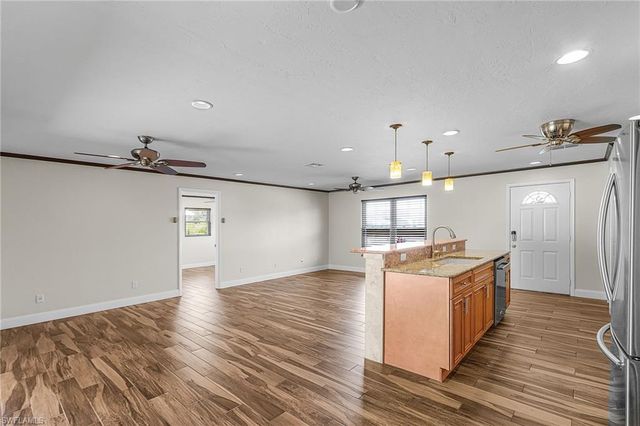 910 SE 15th ST, Cape Coral, FL 33990