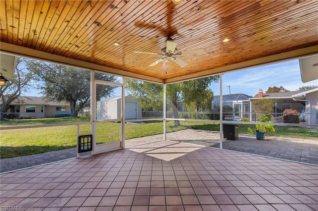 910 SE 15th ST, Cape Coral, FL 33990