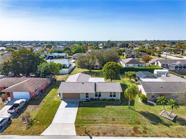 910 SE 15th ST, Cape Coral, FL 33990