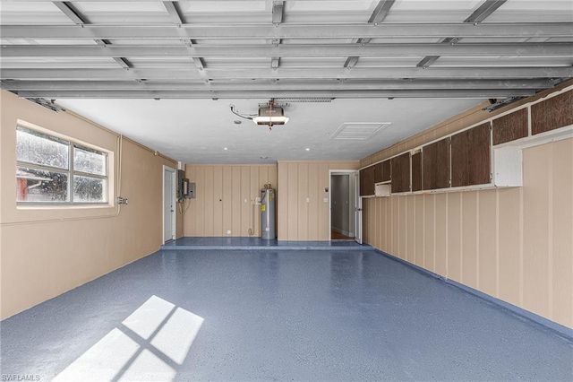 910 SE 15th ST, Cape Coral, FL 33990