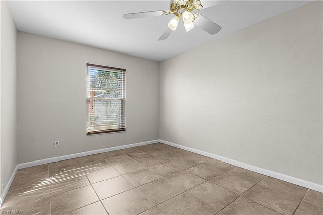 910 SE 15th ST, Cape Coral, FL 33990