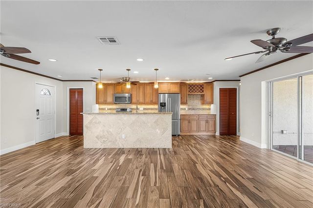 910 SE 15th ST, Cape Coral, FL 33990