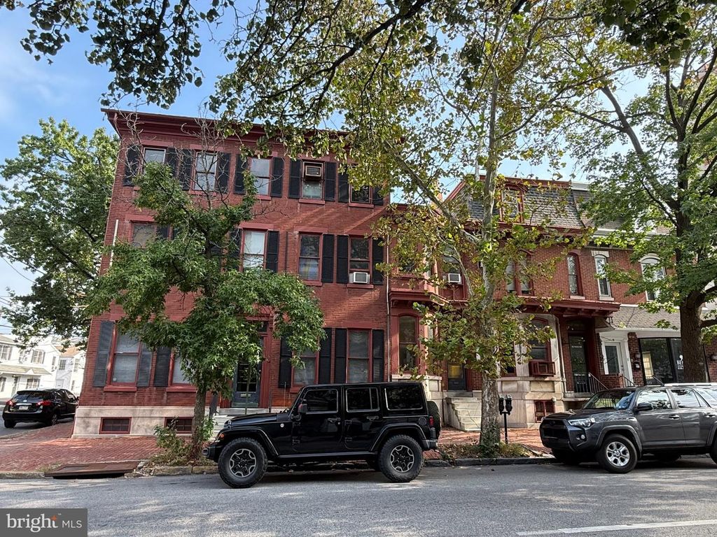 11 E AIRY ST, NORRISTOWN, PA 19401 — exterior