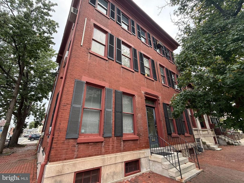 11 E AIRY ST, NORRISTOWN, PA 19401 — photo 3
