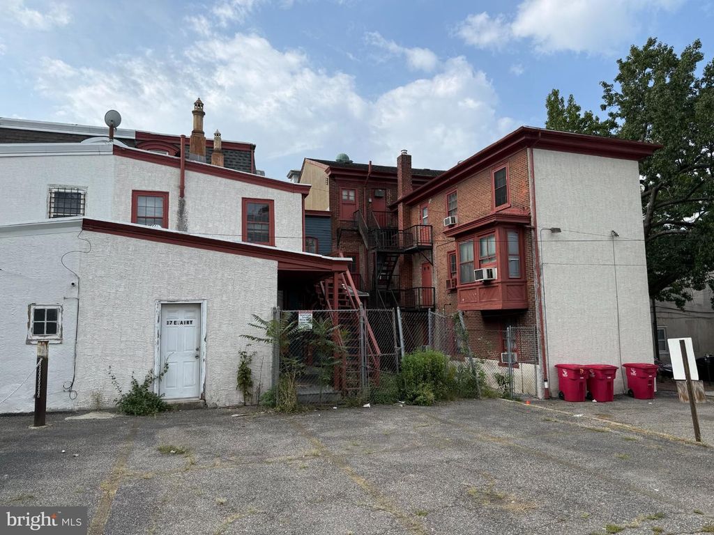 11 E AIRY ST, NORRISTOWN, PA 19401 — photo 5