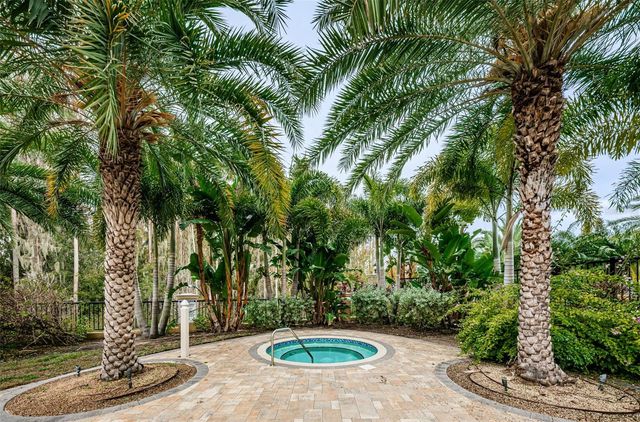 726 GRAND CYPRESS LANE, Tarpon Springs, FL 34689