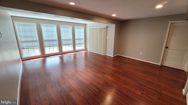 107 N SAVANNA DR, Pottstown, PA 19465