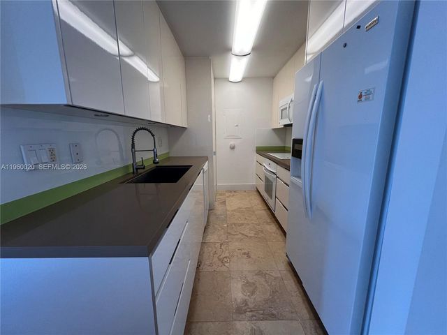 255 Galen Dr 4A, Key Biscayne, FL 33149