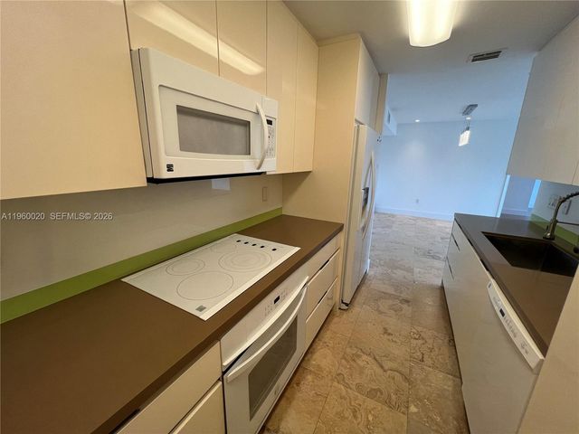 255 Galen Dr 4A, Key Biscayne, FL 33149