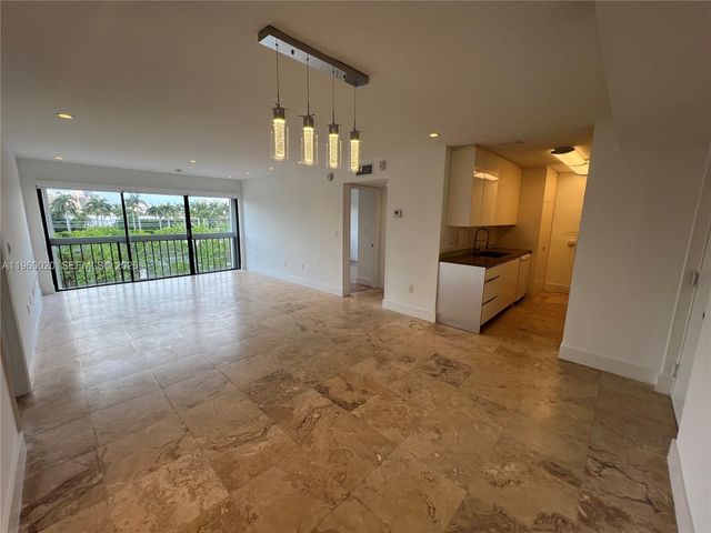 255 Galen Dr 4A, Key Biscayne, FL 33149