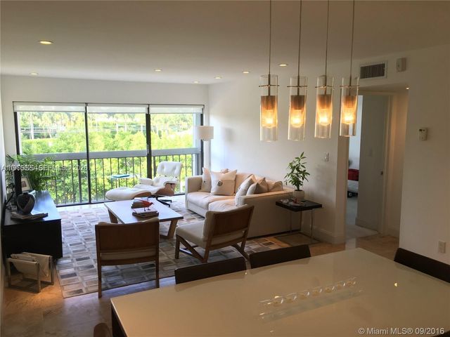 255 Galen Dr 4A, Key Biscayne, FL 33149
