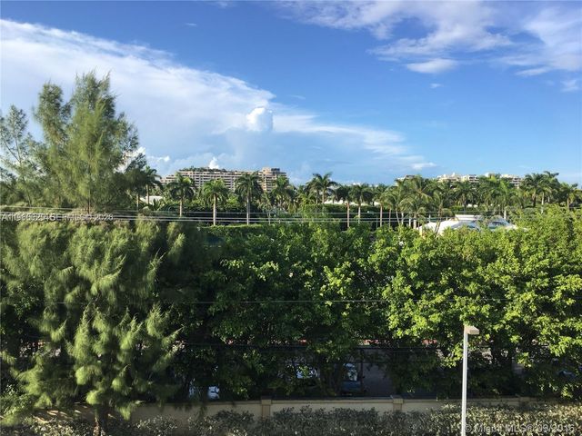 255 Galen Dr 4A, Key Biscayne, FL 33149