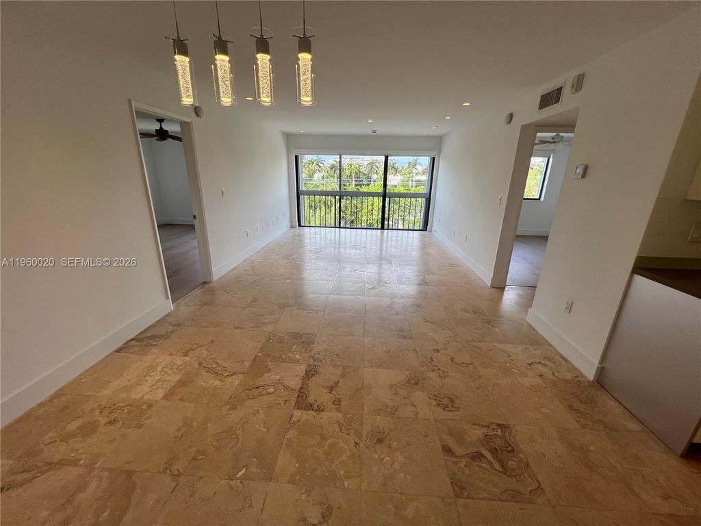 255 Galen Dr 4A, Key Biscayne, FL 33149