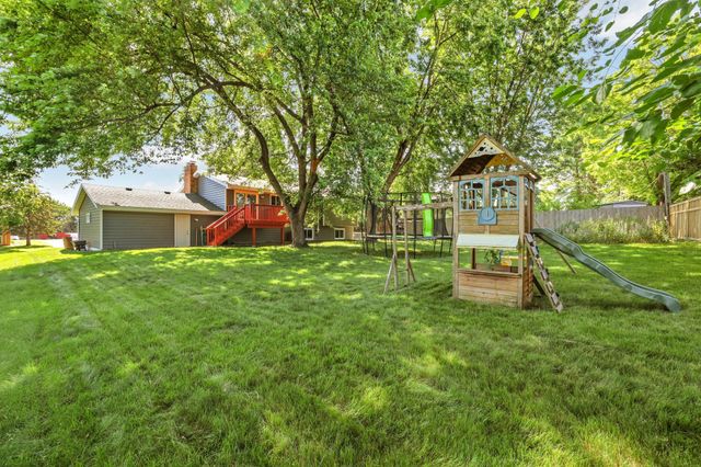 2741 Xylon Avenue N, New Hope, MN 55427