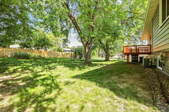 2741 Xylon Avenue N, New Hope, MN 55427