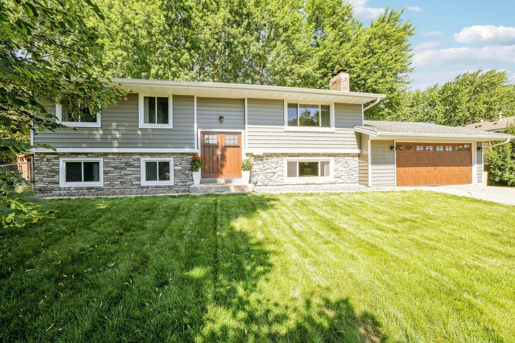 2741 Xylon Avenue N, New Hope, MN 55427 — photo 2