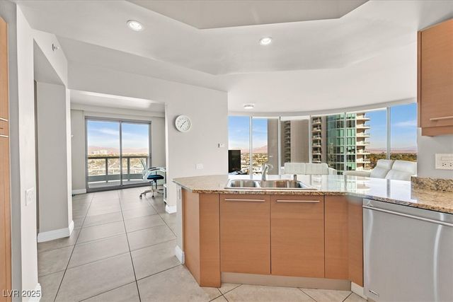 222 Karen Avenue 1007, Las Vegas, NV 89109