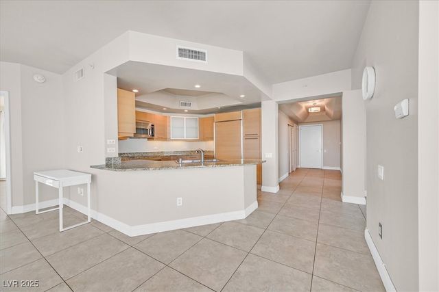 222 Karen Avenue 1007, Las Vegas, NV 89109
