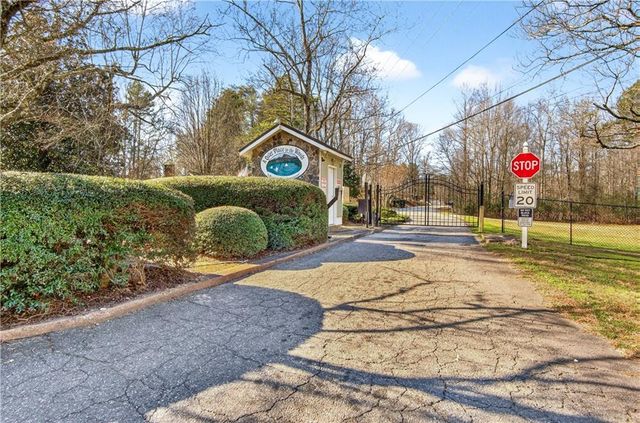 3016 Pathway Road, Gainesville, GA 30501