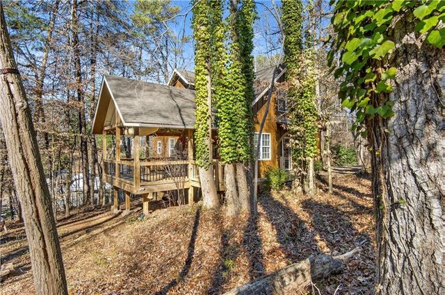 3016 Pathway Road, Gainesville, GA 30501