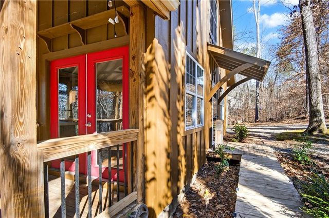 3016 Pathway Road, Gainesville, GA 30501