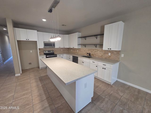 913 E FREMONT Road 3, Phoenix, AZ 85042
