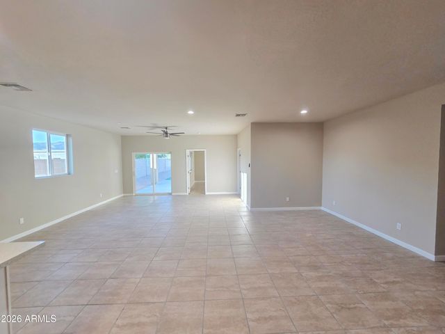 913 E FREMONT Road 3, Phoenix, AZ 85042