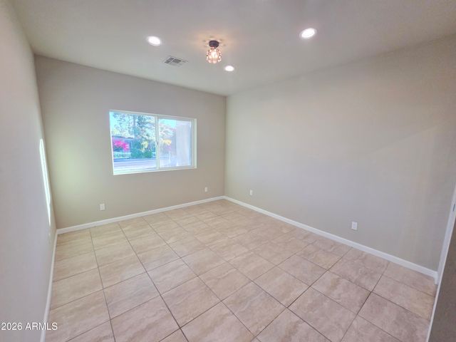 913 E FREMONT Road 3, Phoenix, AZ 85042