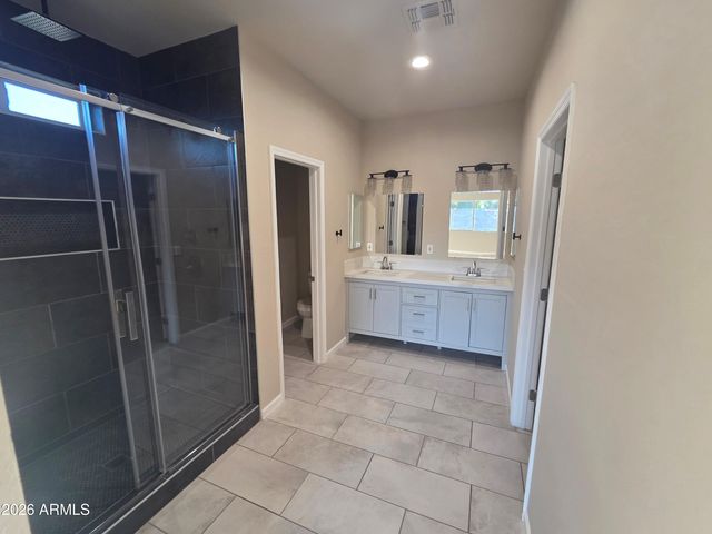 913 E FREMONT Road 3, Phoenix, AZ 85042