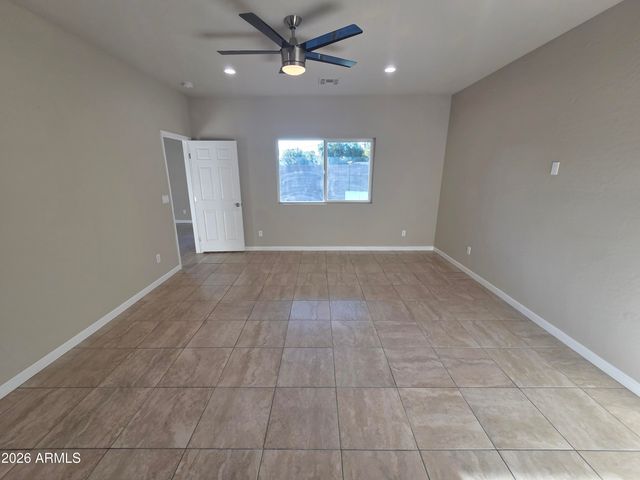 913 E FREMONT Road 3, Phoenix, AZ 85042