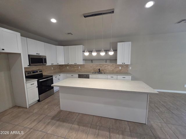 913 E FREMONT Road 3, Phoenix, AZ 85042